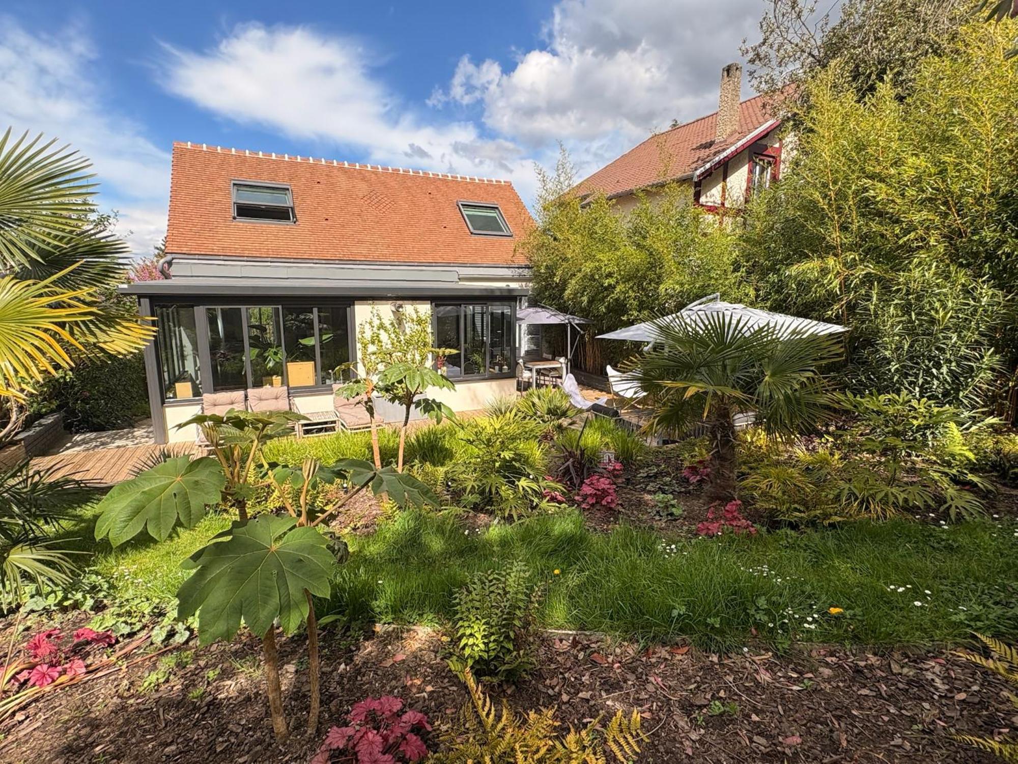Villa A Louveciennes Exterior photo